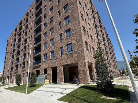 Shitet Apartament 1+1 Rruga 5 maji