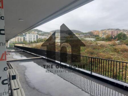 Qera 2+1 Liqeni That / E sapo mobiluar e re .( e pabanuar me pare)
