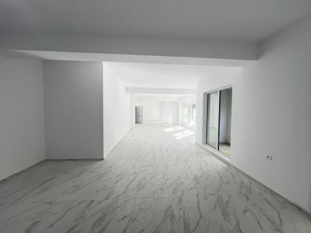 Dyqan per qira tek residenca Kaimi