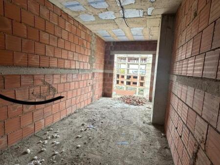 APPARTAMENTO 2+1+2 IN VENDITA PRESSO L'EX CAMPO DI AVIAZIONE, TIRANA