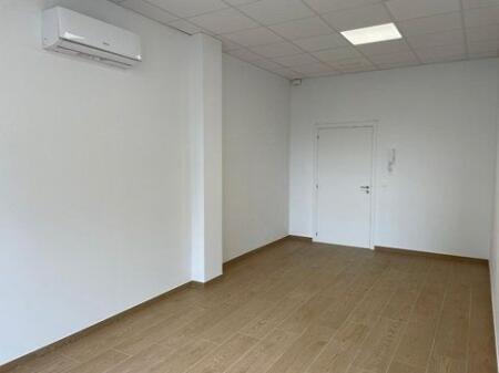 Zyre Me Qera 2+1 Tek Zogu i Zi (ID BZ2761) Tirane