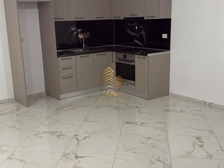 Qira, Apartament 2+1+Parkim, Bosh, Shkolla e Bashkuar, 40.000 Leke
