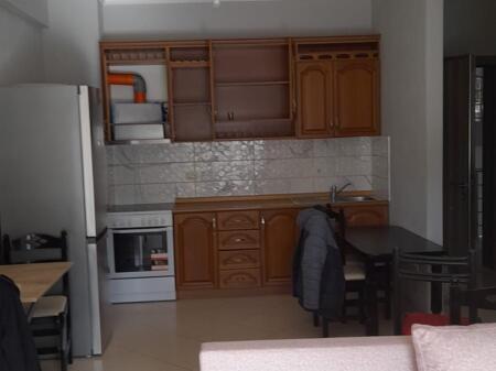 Apartament 1+1 me qera perballe tek Amerikan 3