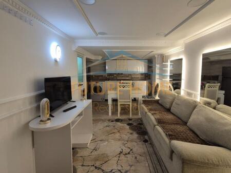 Affitto, Appartamento 1+1, Bllok, Tirana