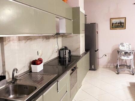 Jepet me Qira - Apartament 2+1 i mobiluar ne Fresk