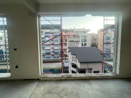 APARTAMENT 2+1 PER SHITJE TEK WHITE TOWER