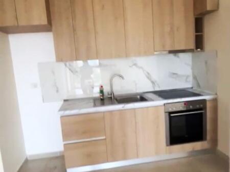 🏢Ne fund te Rruges 5 Maji,tek Pallatet e rindertimit, jepet me qera apartament1+1 ,pjeserisht i mobiluar : 35,000Leke