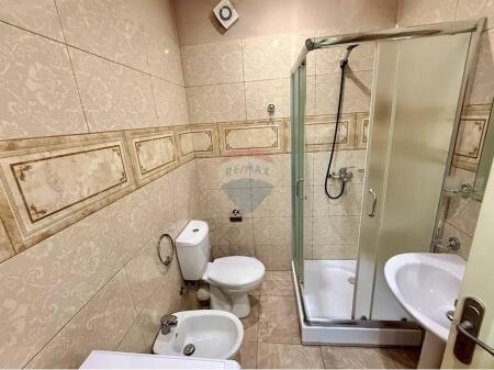 APARTAMENT PER QERA 1+1, PRANE GJIMNAZIT PARTIZANI