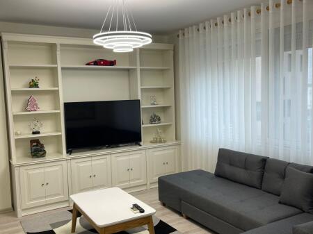🏡 Apartament me Qira – 1+1, Rruga e Kosovareve (Pallat i Ri)