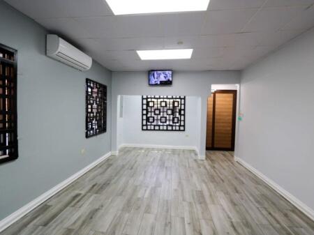 Zyre me qera 1+1 tek Komuna e Parisit (ID BZ2760) Tirane