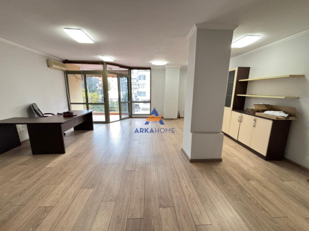 SHITET APARTAMENT 2+1 "RRUGA MUHAMET GJOLLESHA" 258.000 EURO