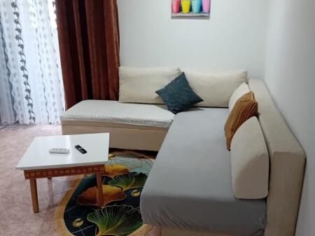 🏡 Apartament me Qira – 1+1, Ish Rruga e Durrësit