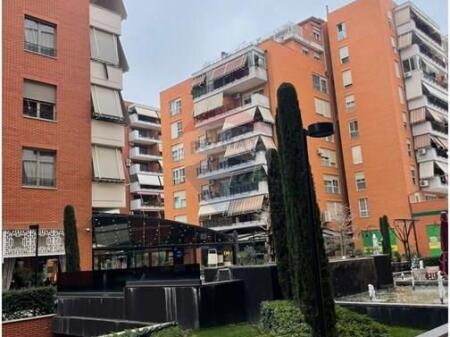 Zyrë - Për Qira - Kompleksi Delijorgji, Tiranë