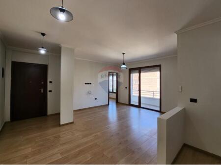 Zyrë - Për Qira - Kompleksi Delijorgji, Tiranë