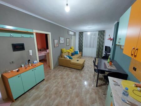 Shitet apartament 1+1 - Shkëmbi i Kavajës