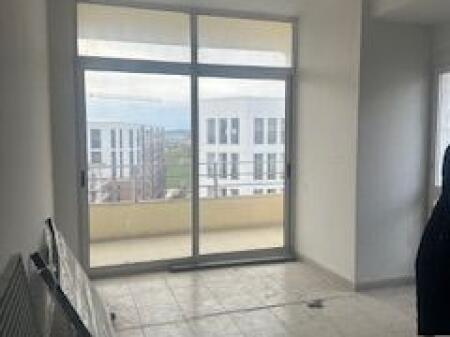 Apartment 2+1 for residence or business in 5 Maj