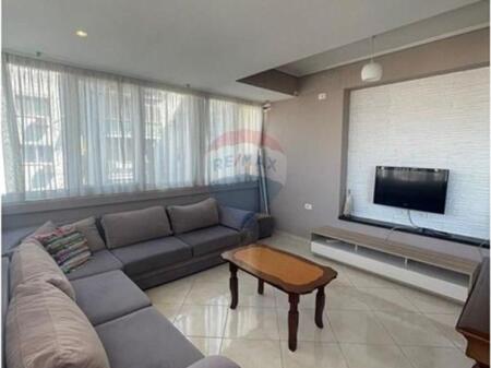 Apartament - Për Shitje - Kompleksi Kontakt, 21 Dhjetori, Tiranë