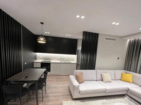 APARTAMENT ME QERA 2+1 ISH FUSHA E AVIACIONIT 700 EURO