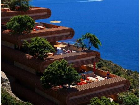 Apartament Luksos në Ndërtim, Rana Hedhun