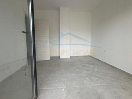 Shitet, Apartament Studio, Myslym Shyri,Tirana.