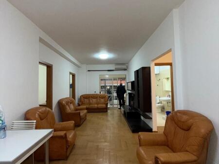 Jepet me qira apartament 2+1 – Rruga Him Kolli