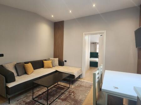 JEPET ME QIRA 2+1+1 Rruga 5 MAJI 55.000 LEKE