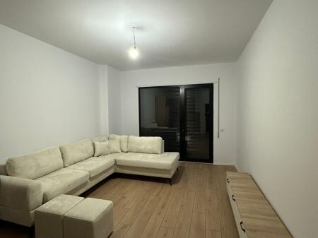 APARTAMENT ME QERA 2+1+post parkimi