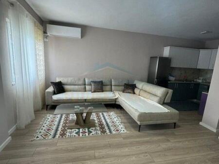 Qera, Apartament 2+1 Rruga Thesarit, Fresku,Tirana