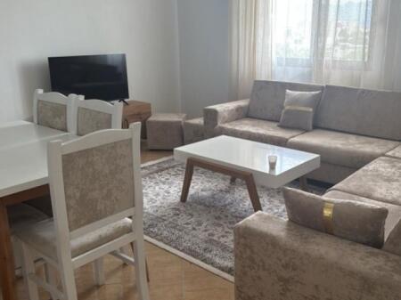 Jepet Shtepi  me qera,    ne Vile 2+1   afer TOP CHANEL    ID   13922    