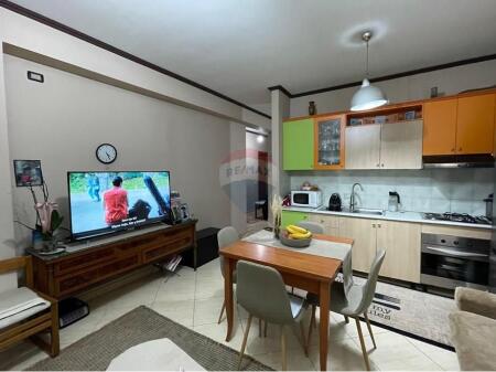 Ekskluzive Shitet Apartament 2+1+2 Qendra Kristal