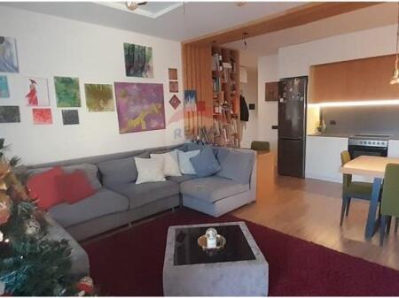 Shitet apartament 2+1 te Qyteti Studenti!