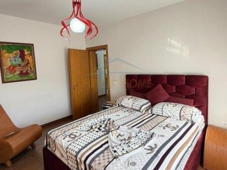 Shitet, Apartament 1+1, Ambasada Amerikane, Rruga e Elbasanit, Tiranë