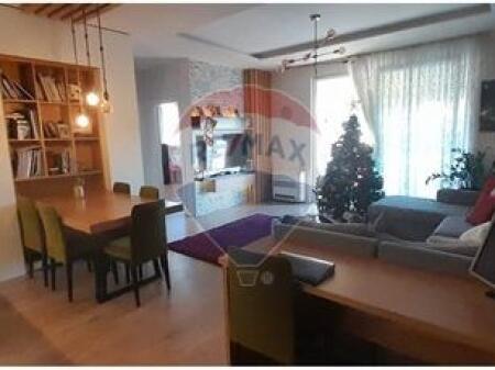Apartament - Për Shitje - Qyteti Studenti, Rruga e Elbasanit, Tiranë