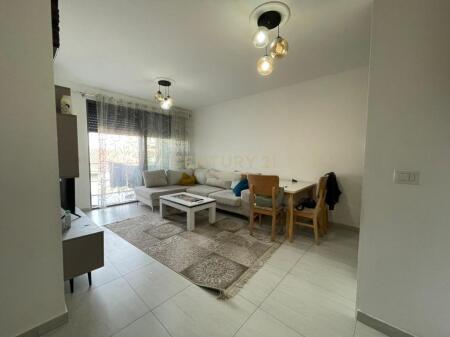 OFROJME PER QIRA APARTAMENT 2+1+2 NE FIORI DI BOSKO