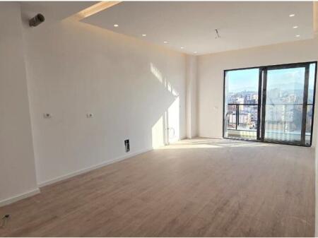 Via Barrikadave, Appartamento 1+1 Vuoto + Posto Auto!