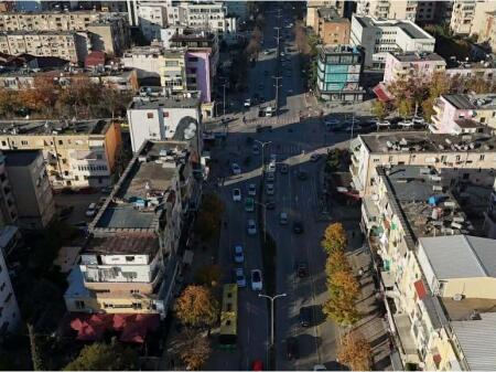 21 DECEMBER, WE SELL COMMERCIAL PREMISES FLOOR 0! 490,000 €