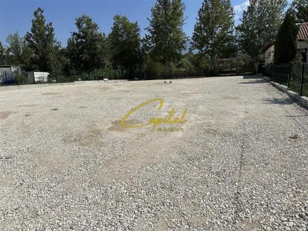 TOKE ME QERA 4000 M2 YZERSHEK 400.000 LEKE