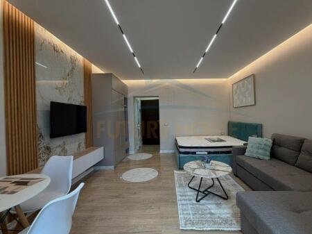 Shitet Garsoniere – Rruga e Barrikadave, Tiranë