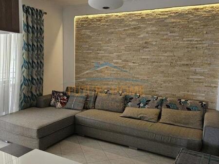 Shitet apartament 2+1, Fresku