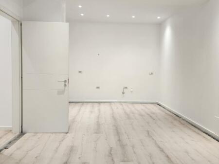 Office for Rent (completely new)🔥 Building 2024 Selvia/ Passing the Gold villa -- 105 m2 55,000 lekë/Month Net