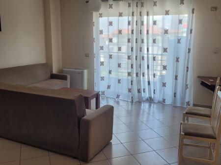 Komuna e Parisit, Rr. Robert Shvarc shitet apartament 1+1!