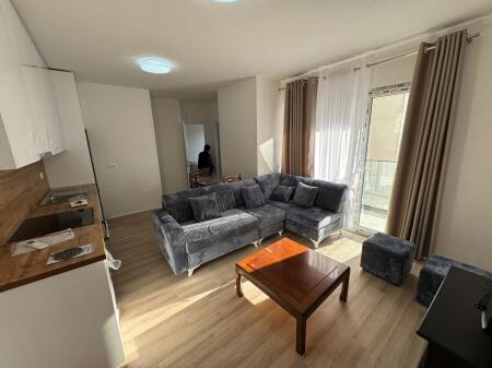 Jepet me qera Apartament 1+1+ Parkim  Adresa : Astiri Bulevardi Ri  E mobiluar  Kati 5  Cmimi 550€ i diskutueshem