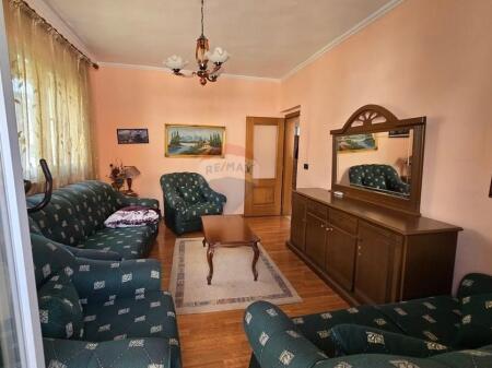 Apartament 1+1 tek Rruga e Durresit prane Kafe Flora