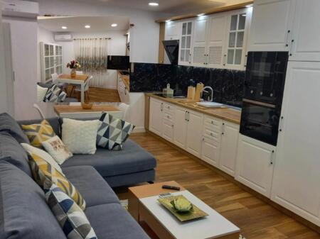 Apartament lukksoz me qira tek rruga e kosovareve