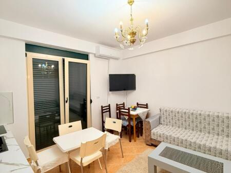 Jepet me Qira Afatgjatë Apartament 2+1 i Mobiluar në Skele, Vlorë