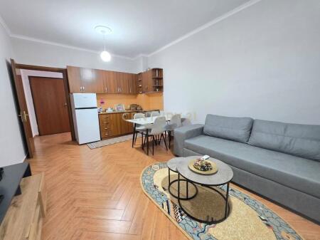 Apartament per qira ne Astir