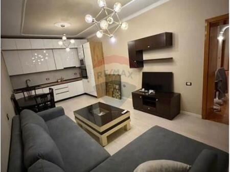 Apartament - Për Qira - Rruga Muhamet Gjollesha, 21 Dhjetori, Tiranë