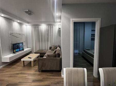 Jepet apartament me qera 1+1