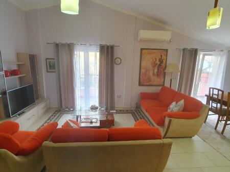 Appartamento 3+1 in affitto a Komuna Parisit