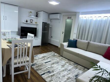 JEPET ME QIRA 1+1 ASTIR 60.000 LEKE